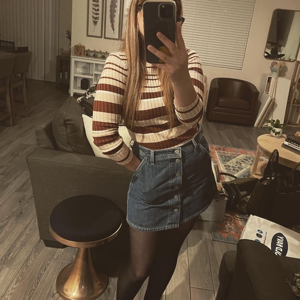 Levi’s women’s denim skirt•••buttons detail, A-Line-size 31••• - Picture 3 of 15